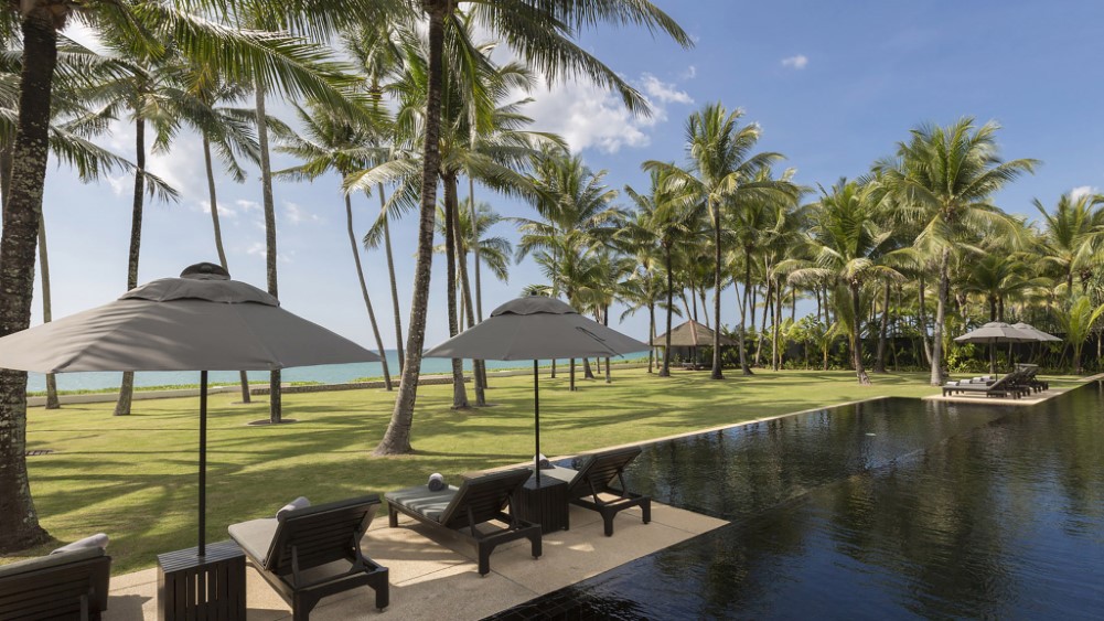 Jivana Beach Villas - Villa Shanti - Swimming pool overlooking Natai Beach